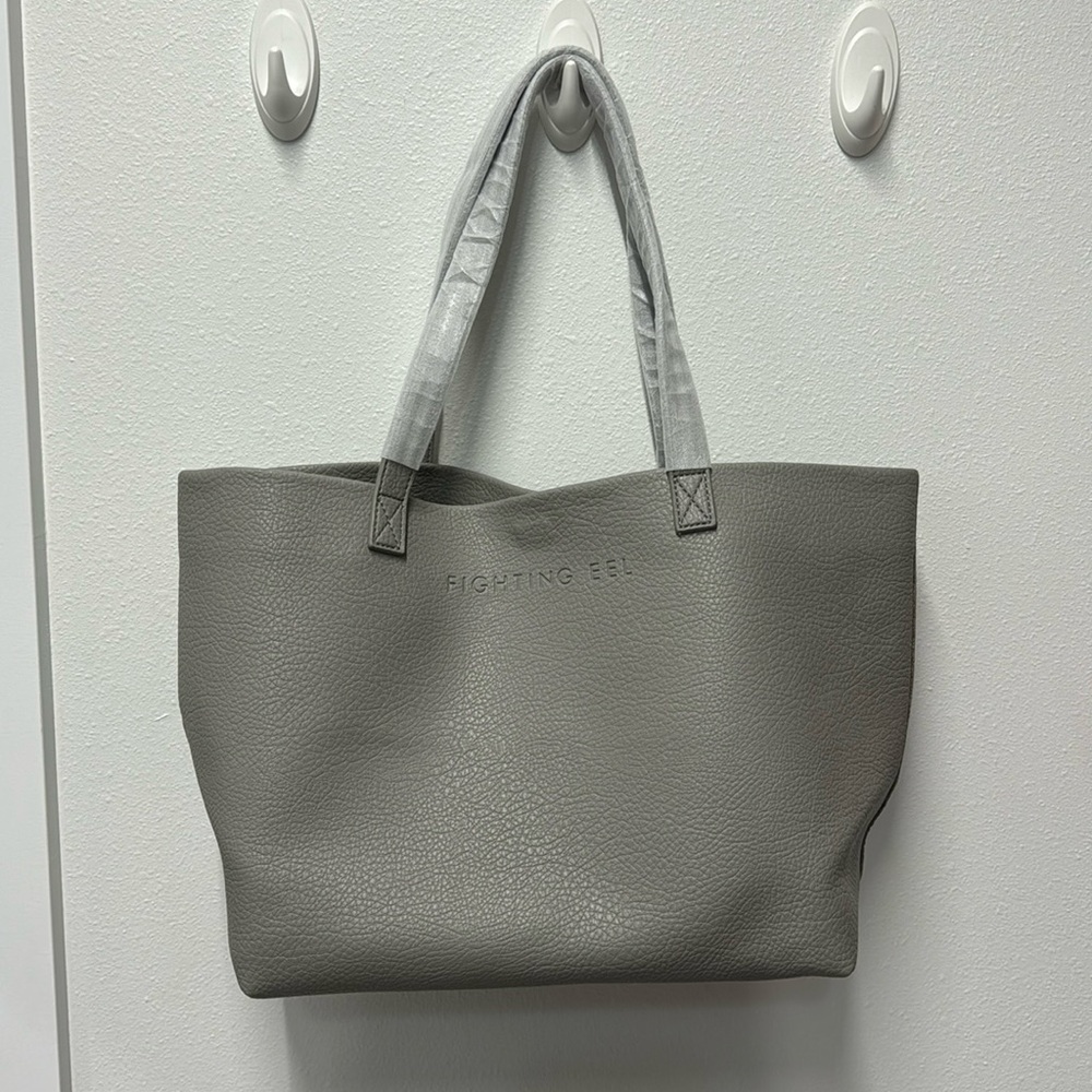 Fighting Eel Leather Grey Bag